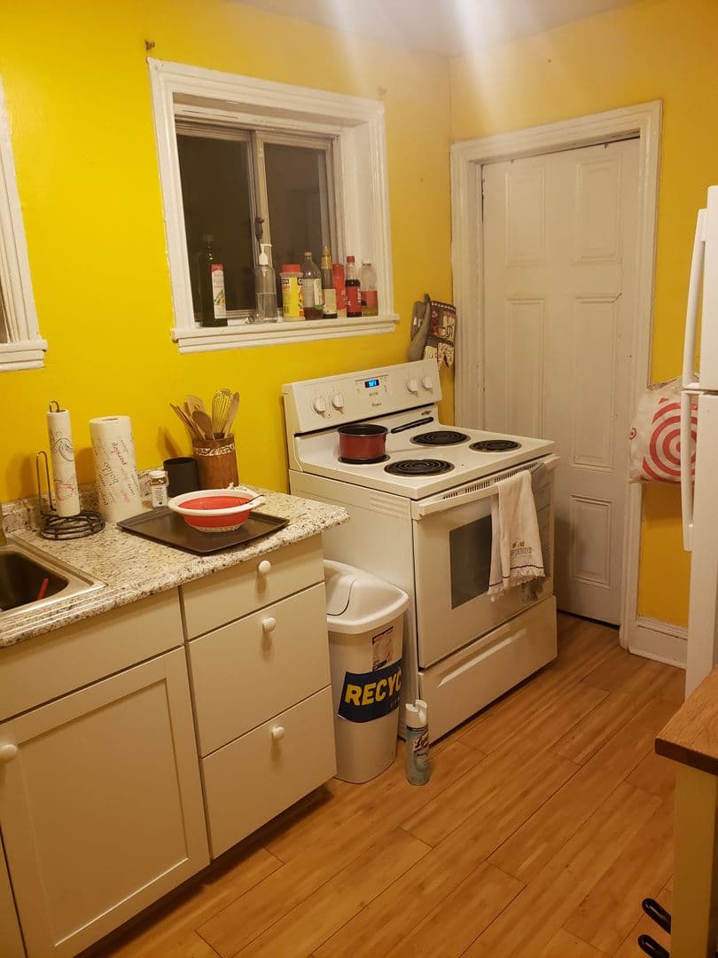 Philadelphia Apartment: 1527 Cecil B Moore Ave