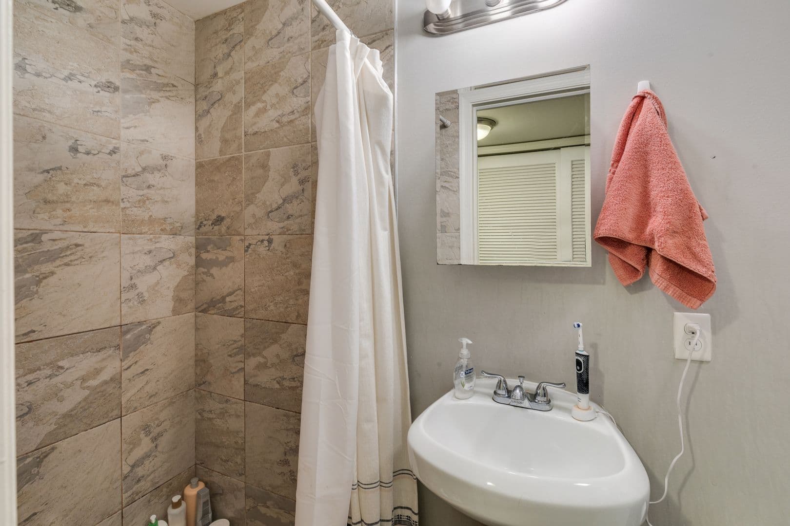 Philadelphia Apartment: 1628 Willington St