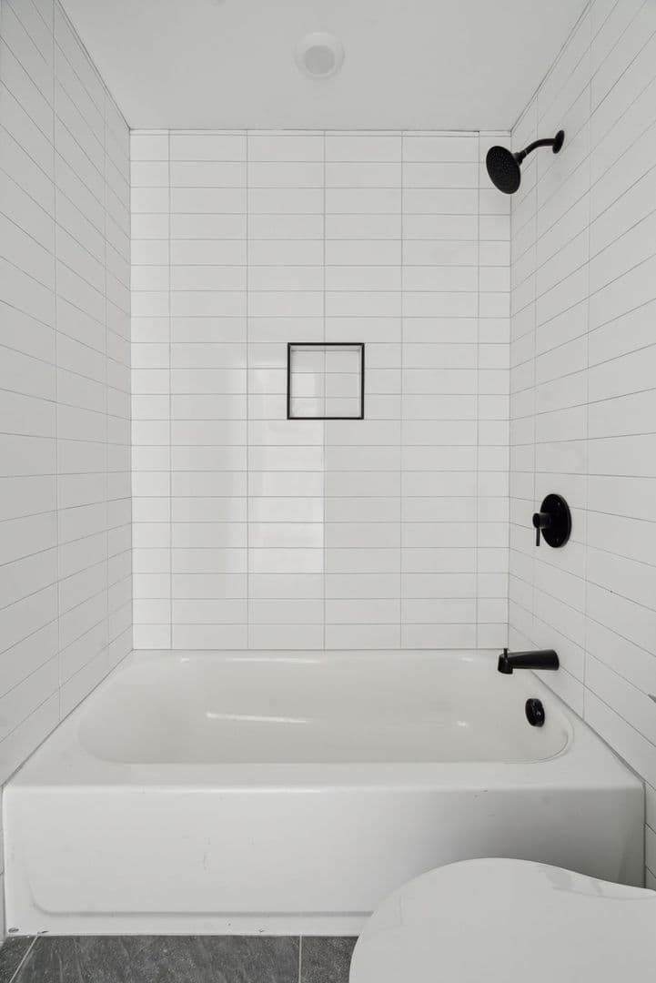 Philadelphia Apartment: 2400 W Montgomery Ave