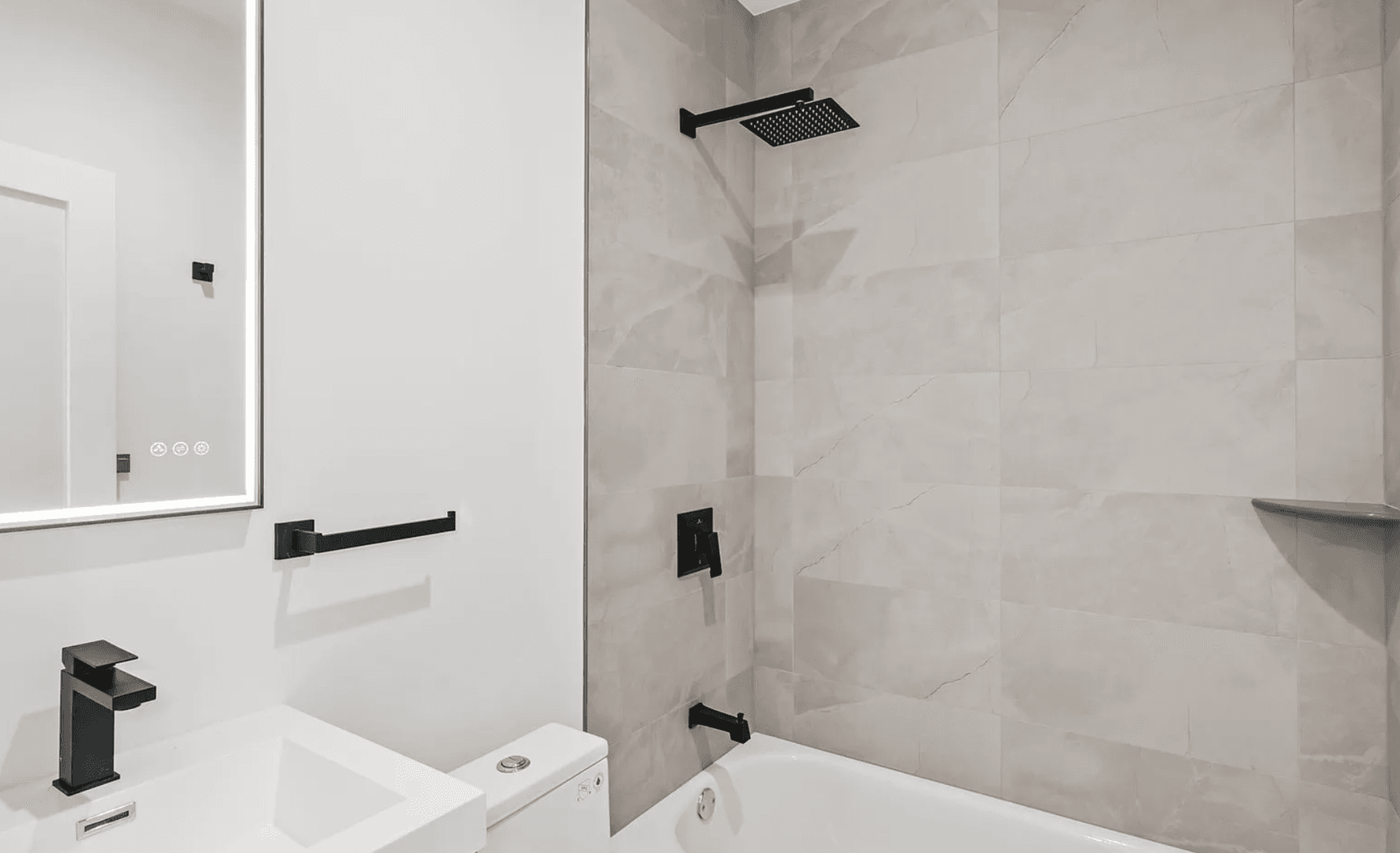 Philadelphia House: 1546 N Darien St