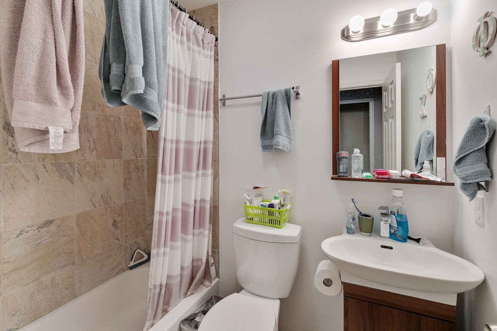 Philadelphia Apartment: 1628 Willington St