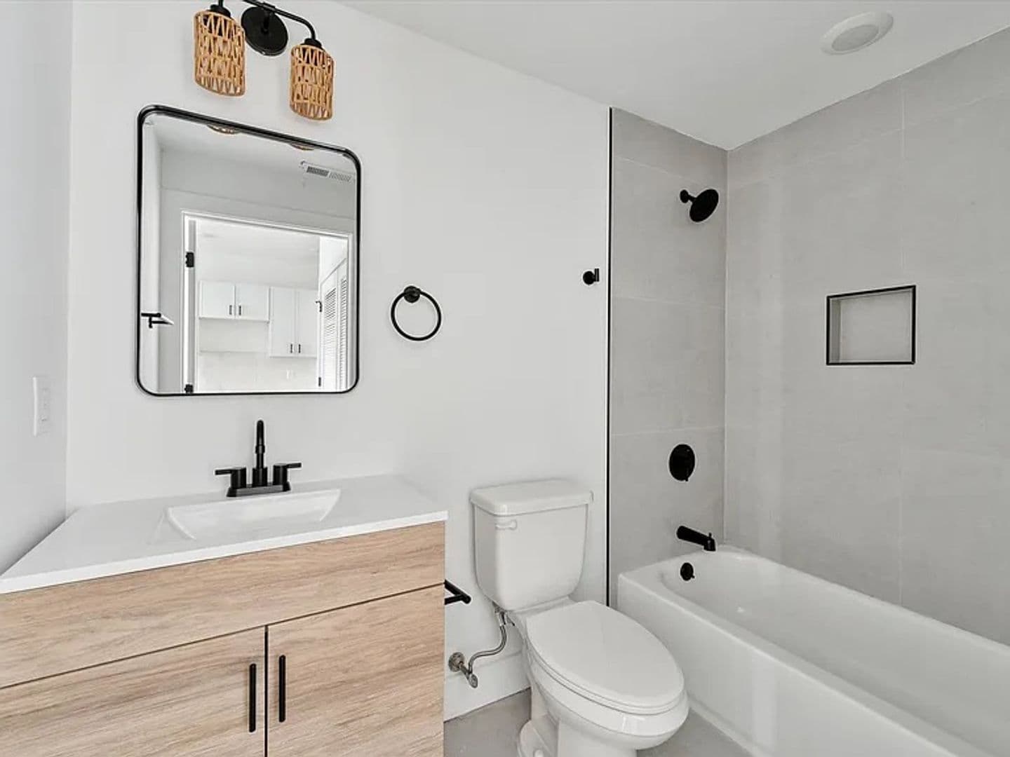 Philadelphia Apartment: 2522 N Front St