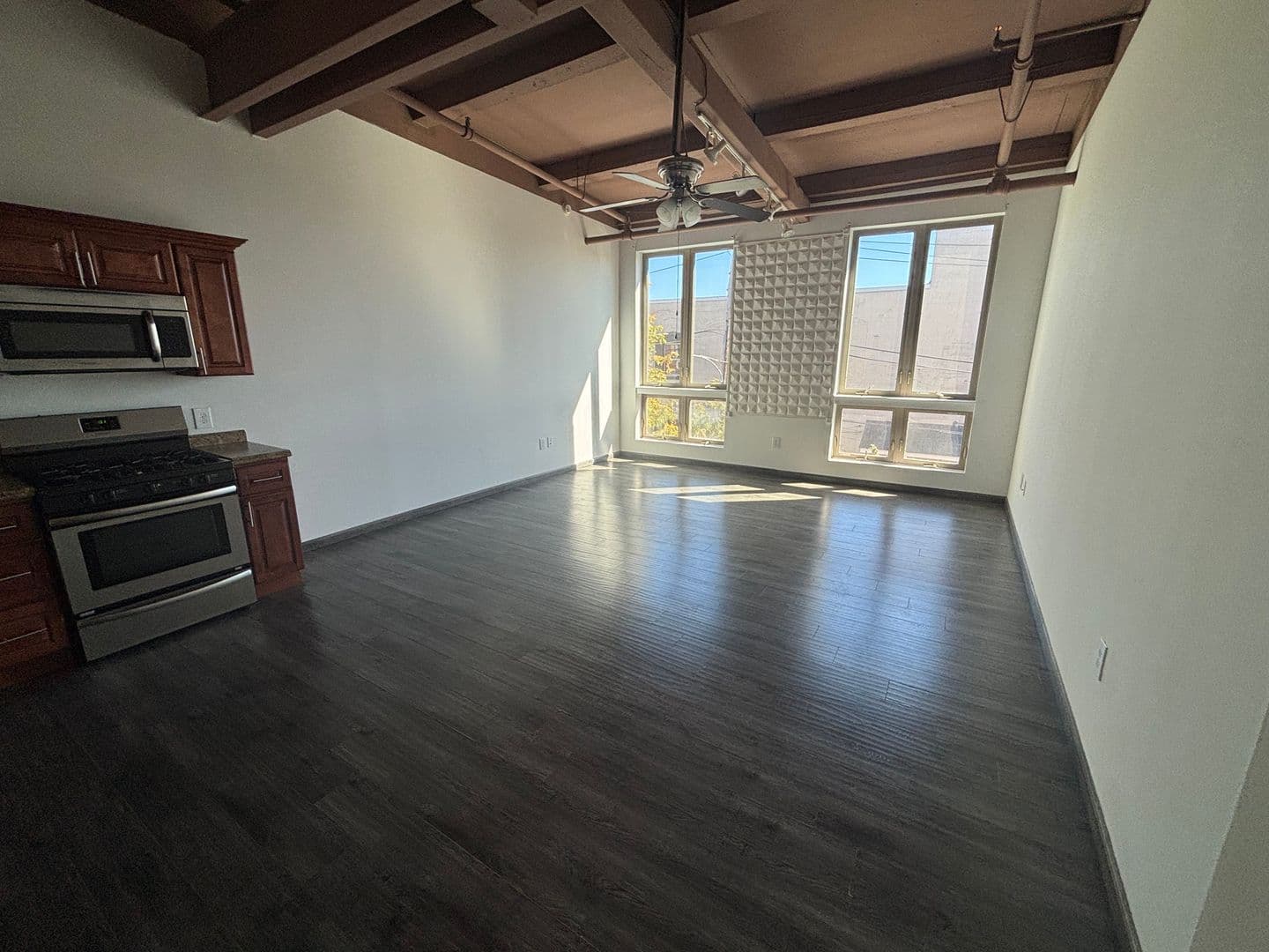 Philadelphia Apartment: 3560-62 Sepviva St