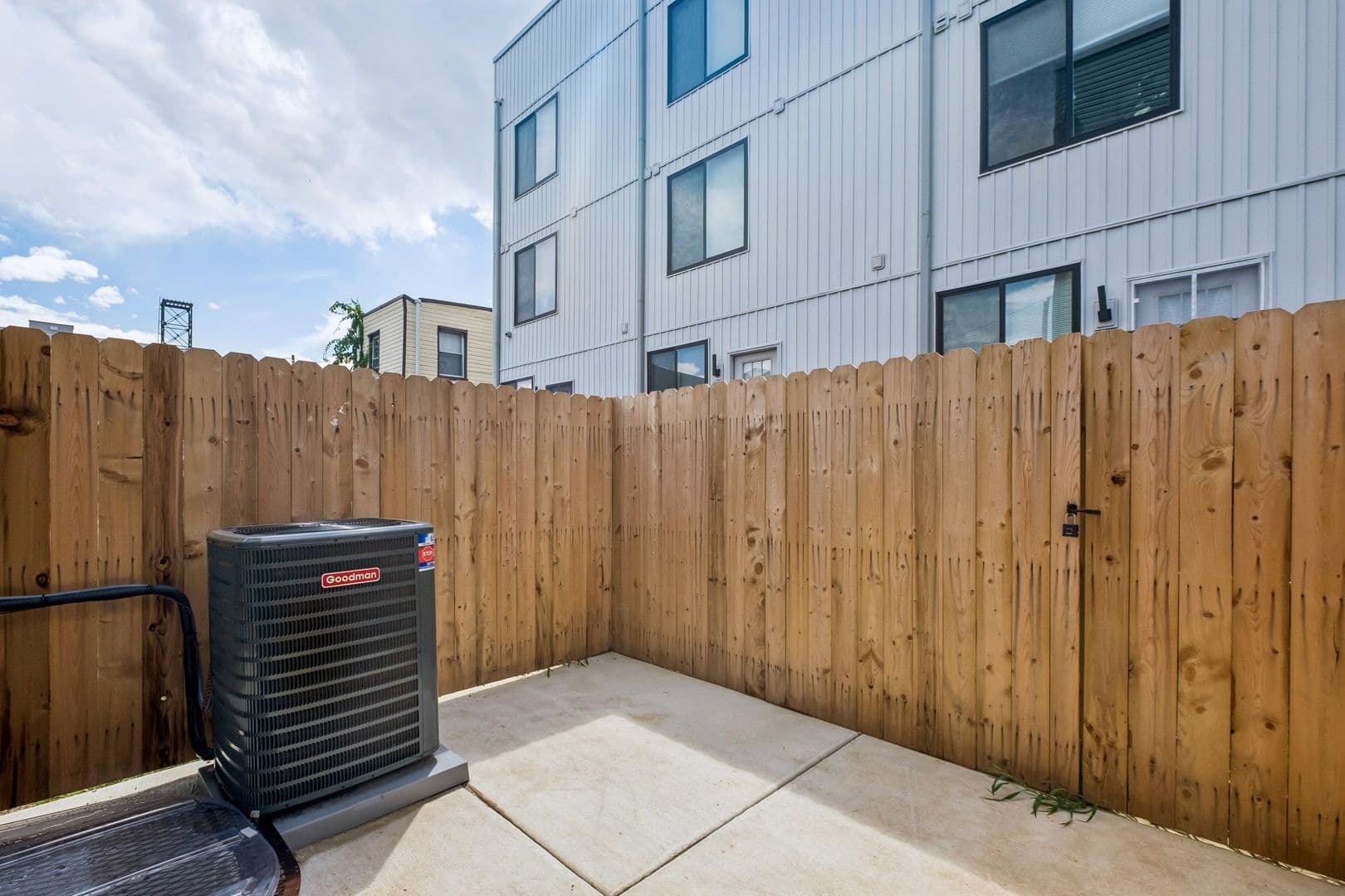 Philadelphia House: 1518 N Darien St