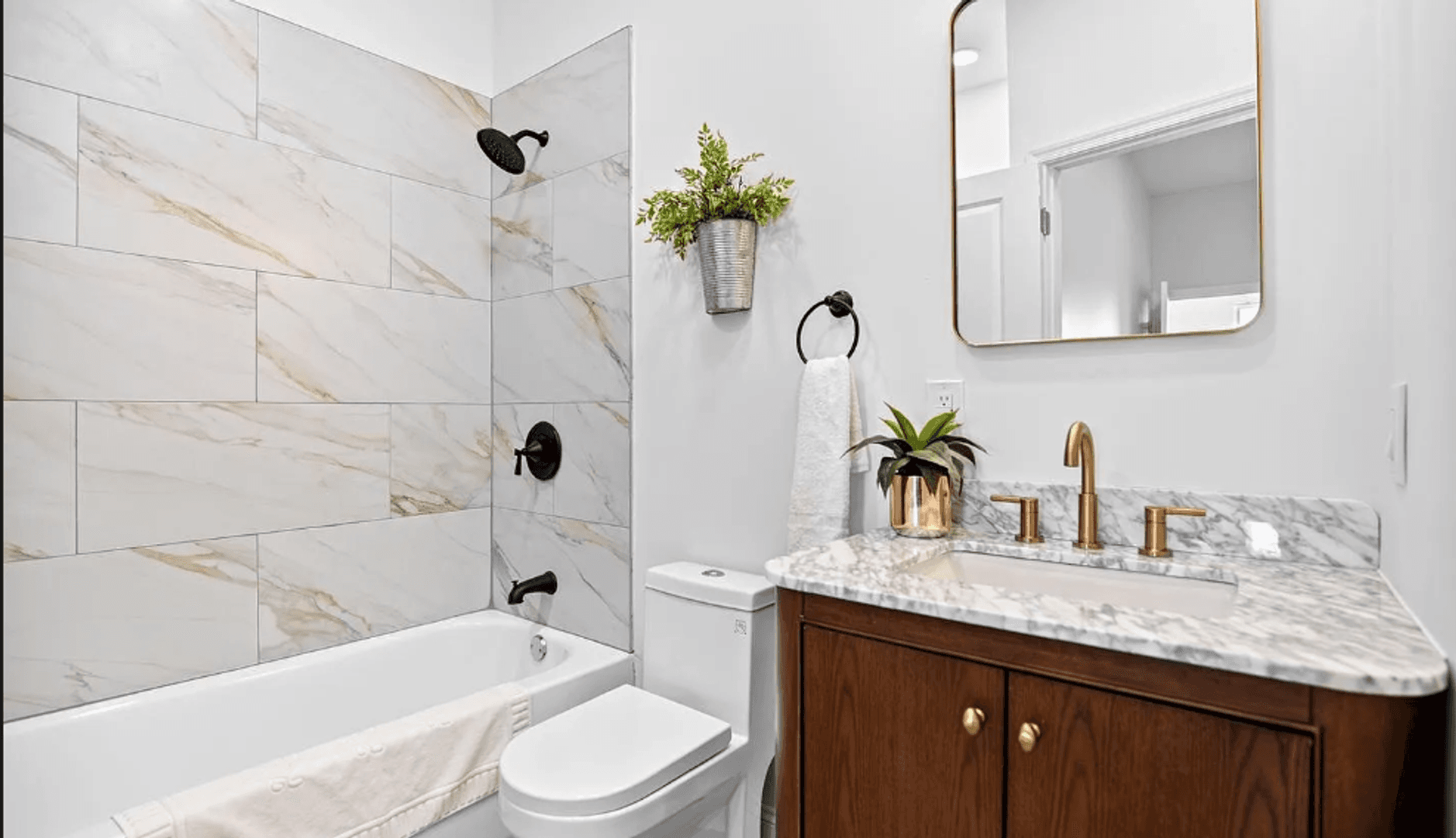Philadelphia House: 5229 W Jefferson St