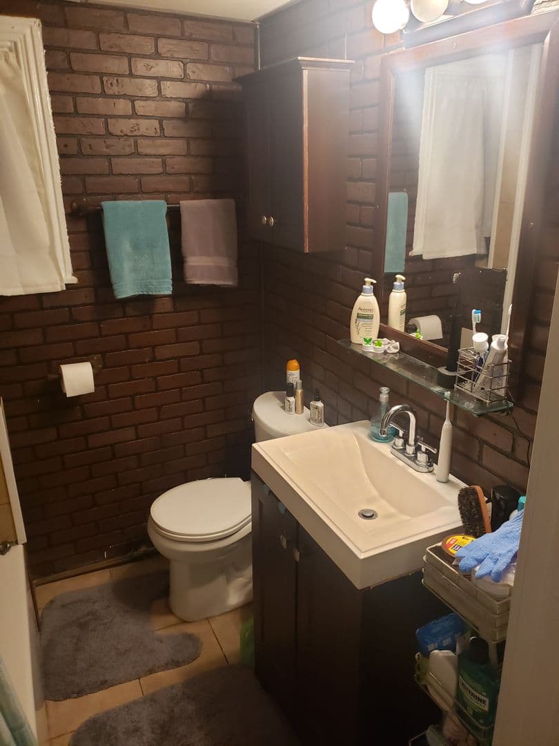 Philadelphia Apartment: 1527 Cecil B Moore Ave