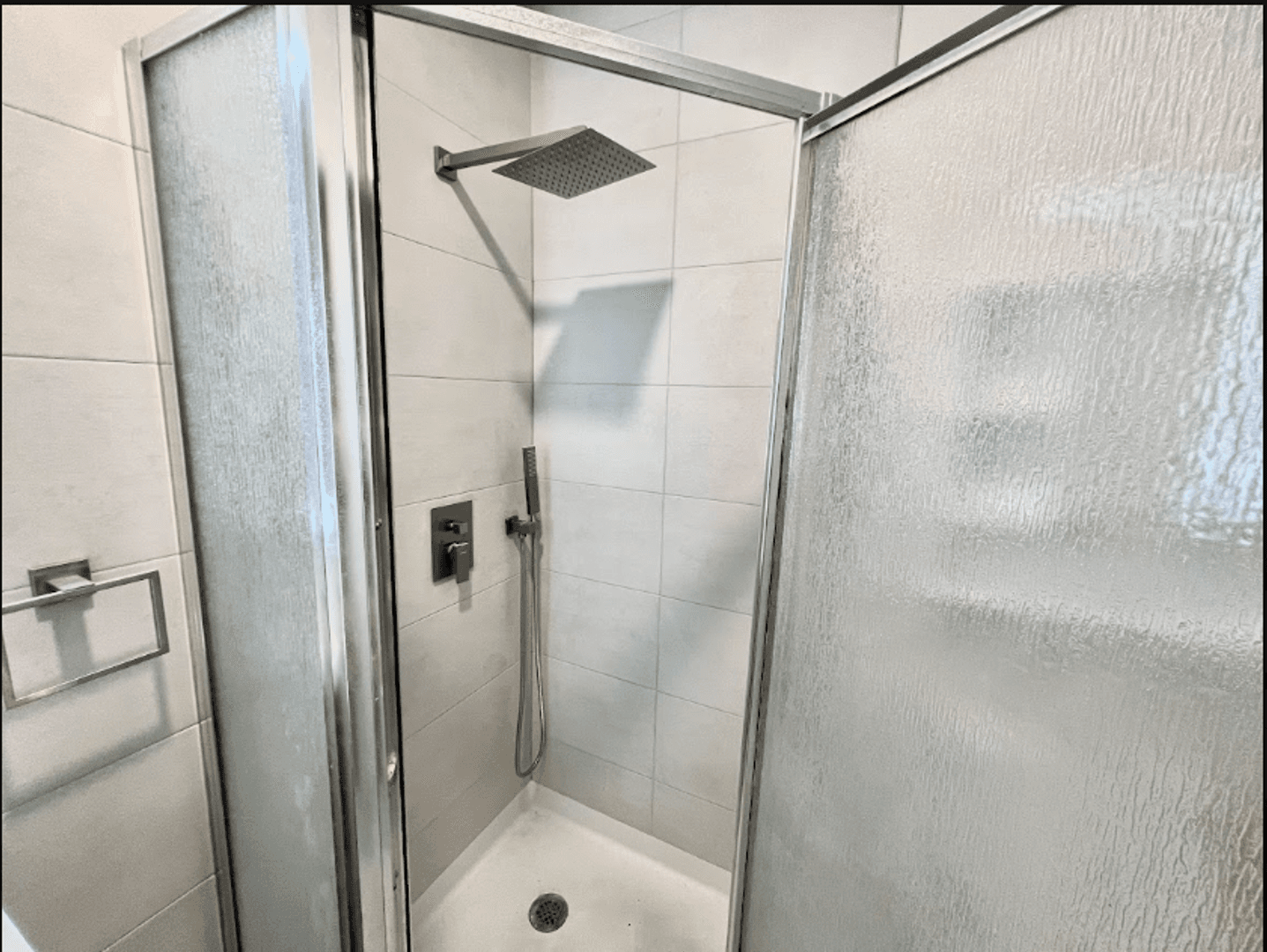 Philadelphia Apartment: 1322 N 17th St