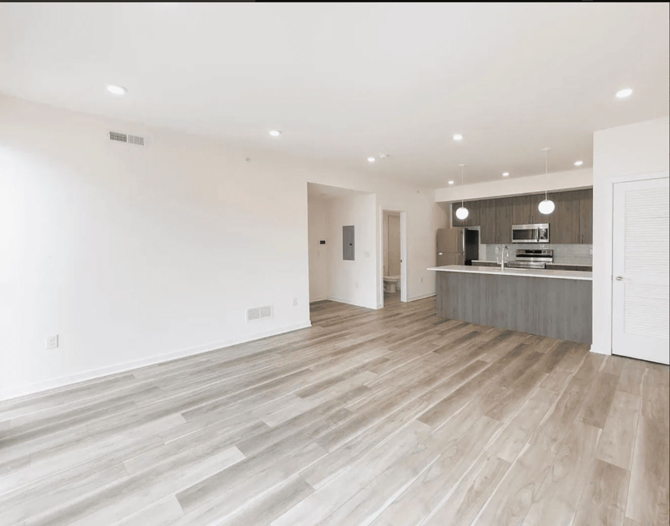 Philadelphia Apartment: 1660 Germantown Ave