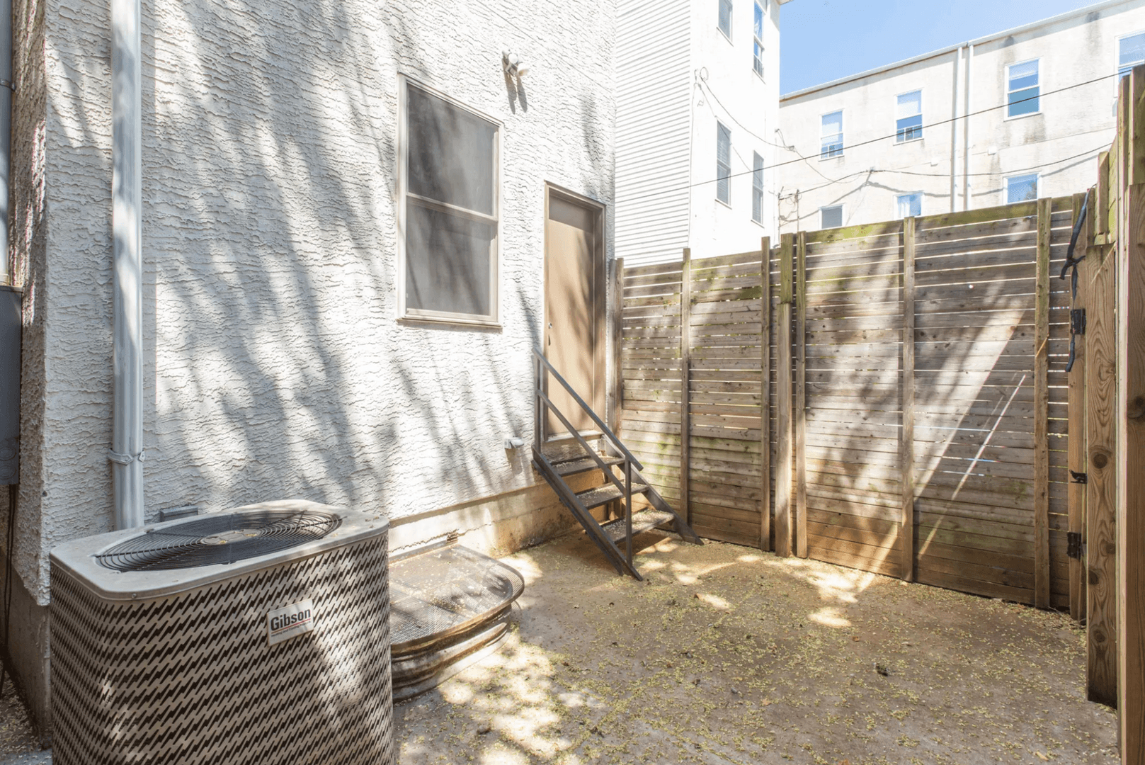 Philadelphia Apartment: 1706 Fontain St
