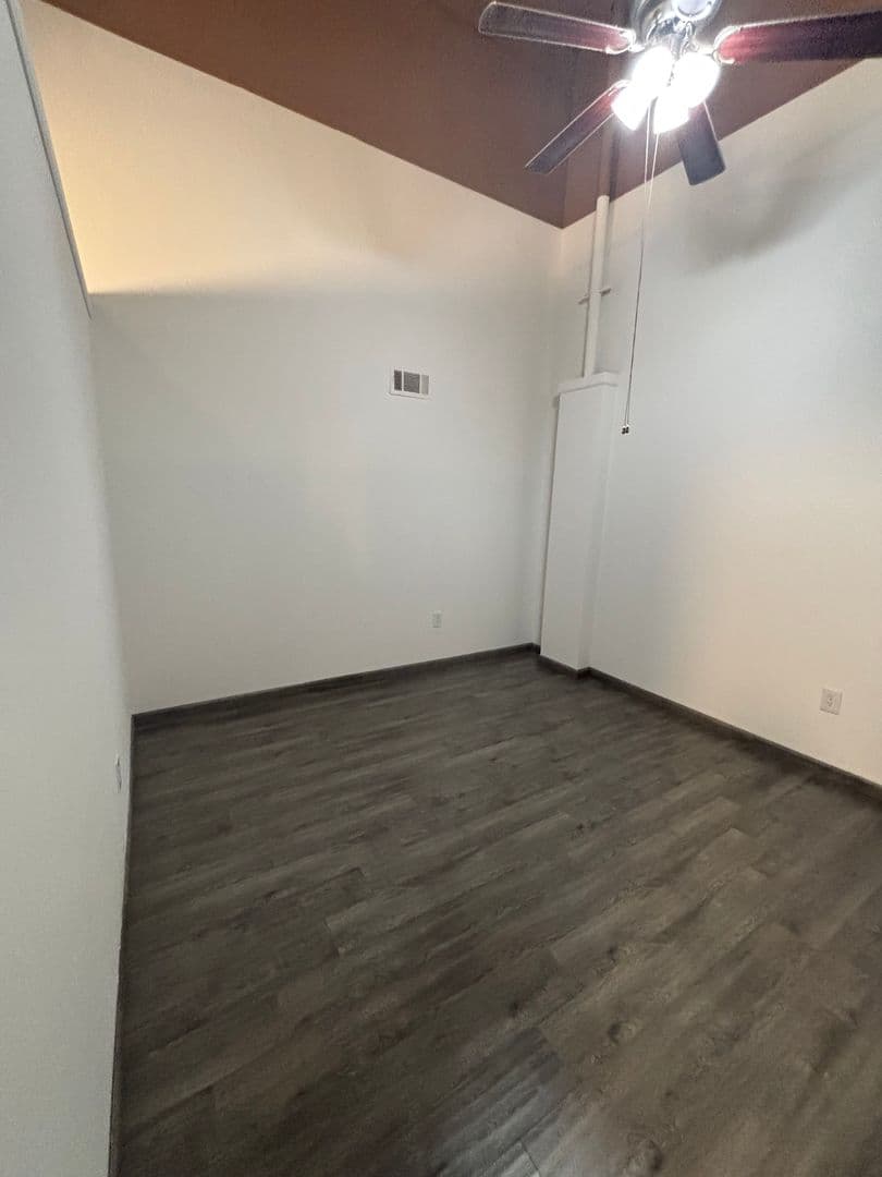 Philadelphia Apartment: 3560-62 Sepviva St