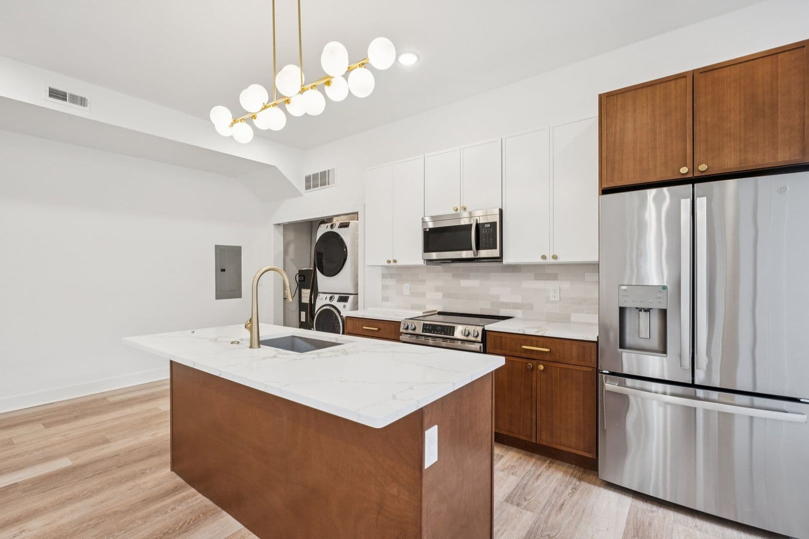 Philadelphia Apartment: 921 E Chelten Ave