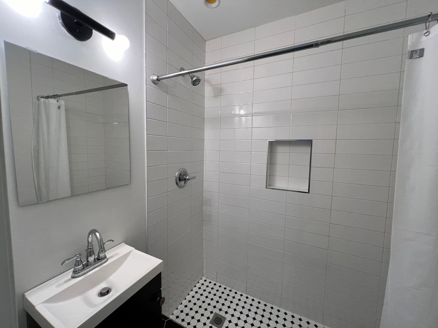 Philadelphia House: 1622 N Bouvier St