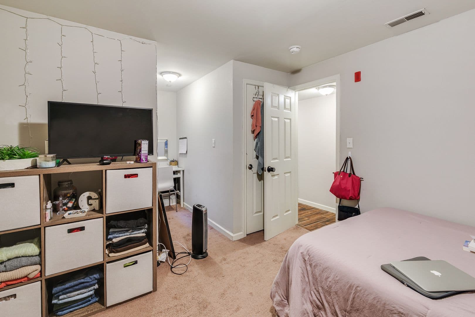 Philadelphia Apartment: 1628 Willington St