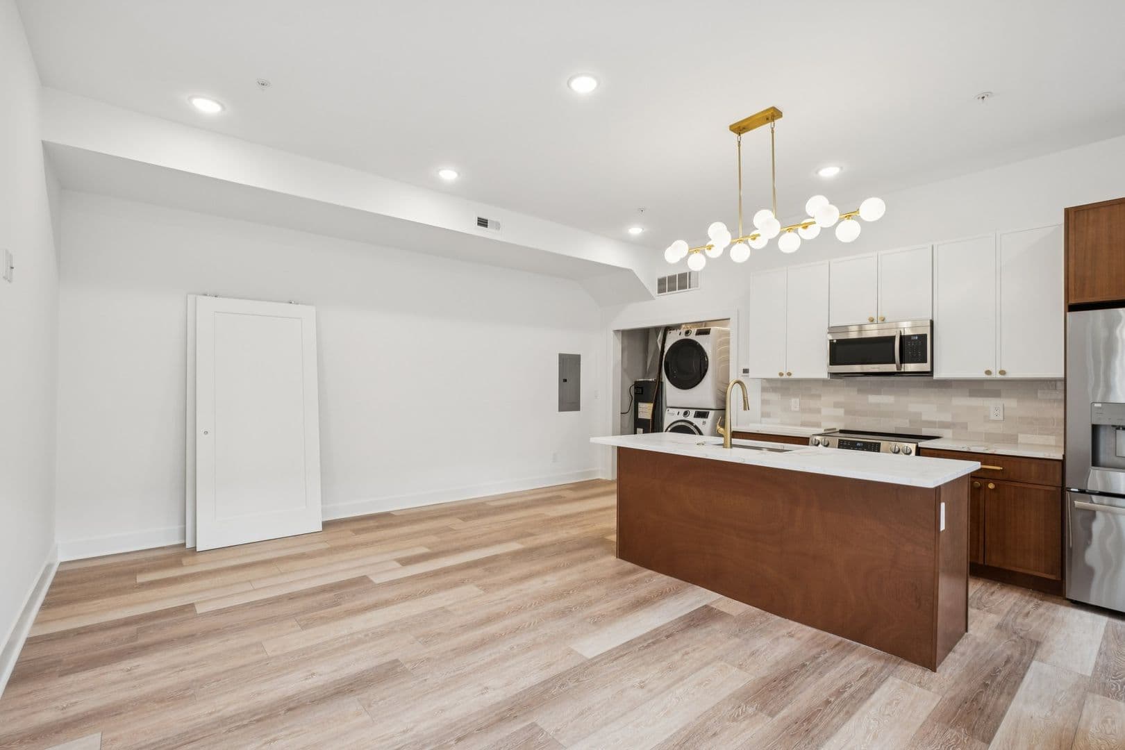 Philadelphia Apartment: 921 E Chelten Ave