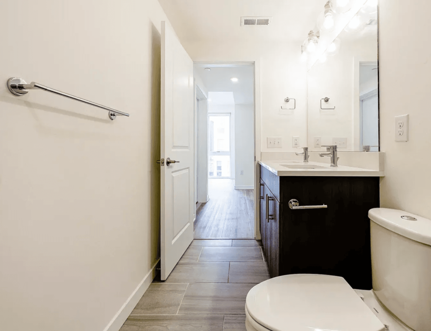 Philadelphia Apartment: 1660 Germantown Ave