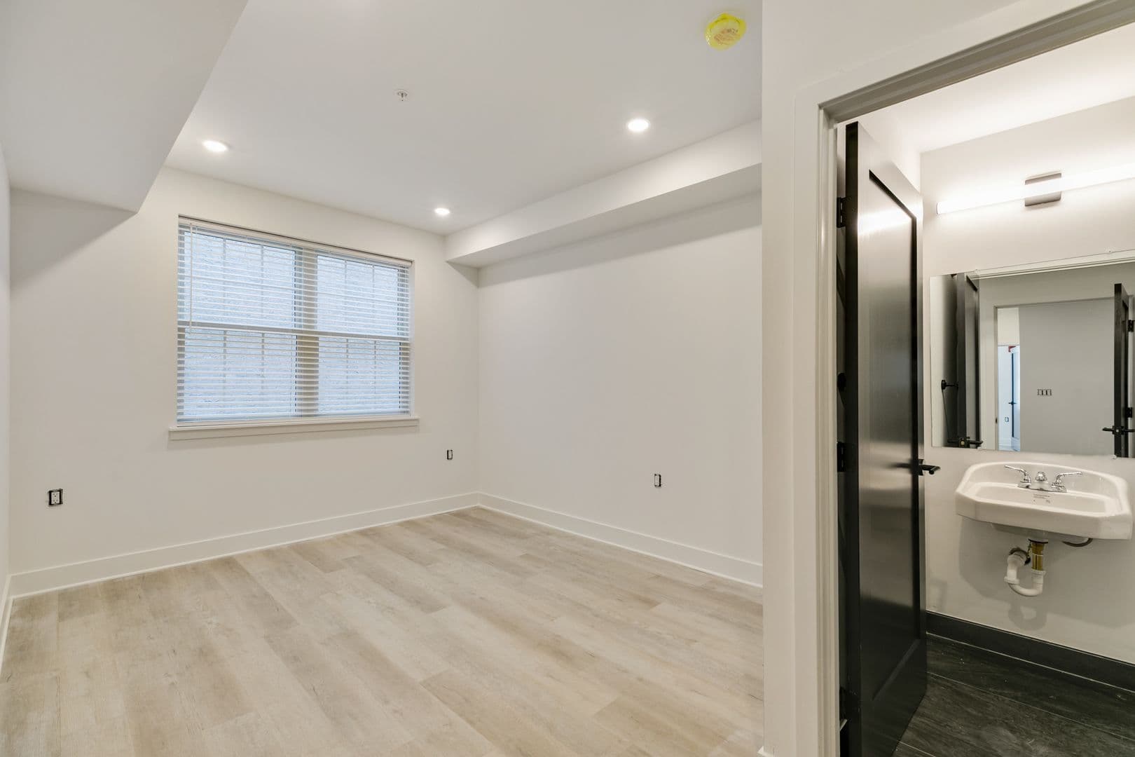 Philadelphia Apartment: 3051 Richmond St