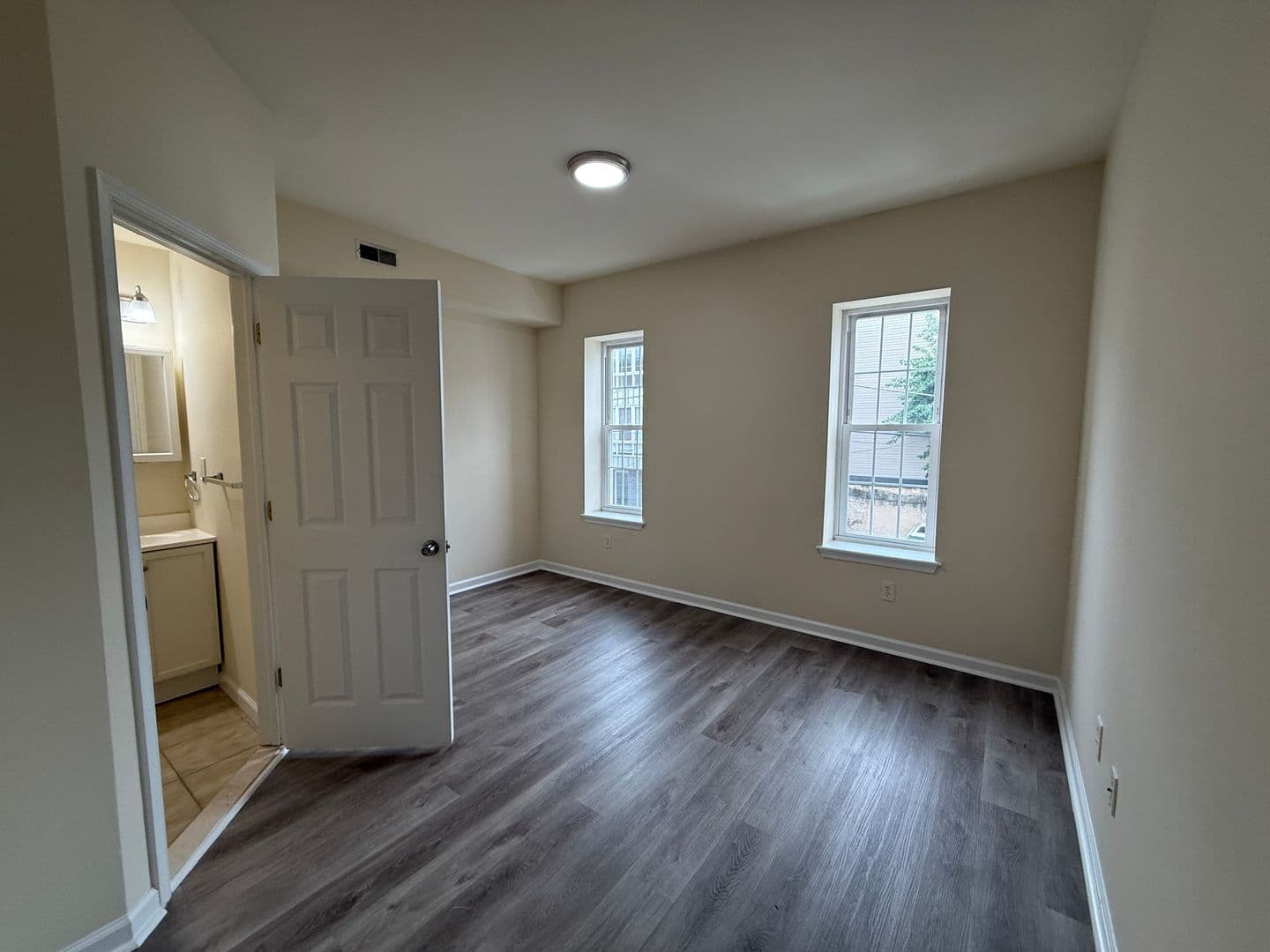 Philadelphia Apartment: 1713 W Berks St