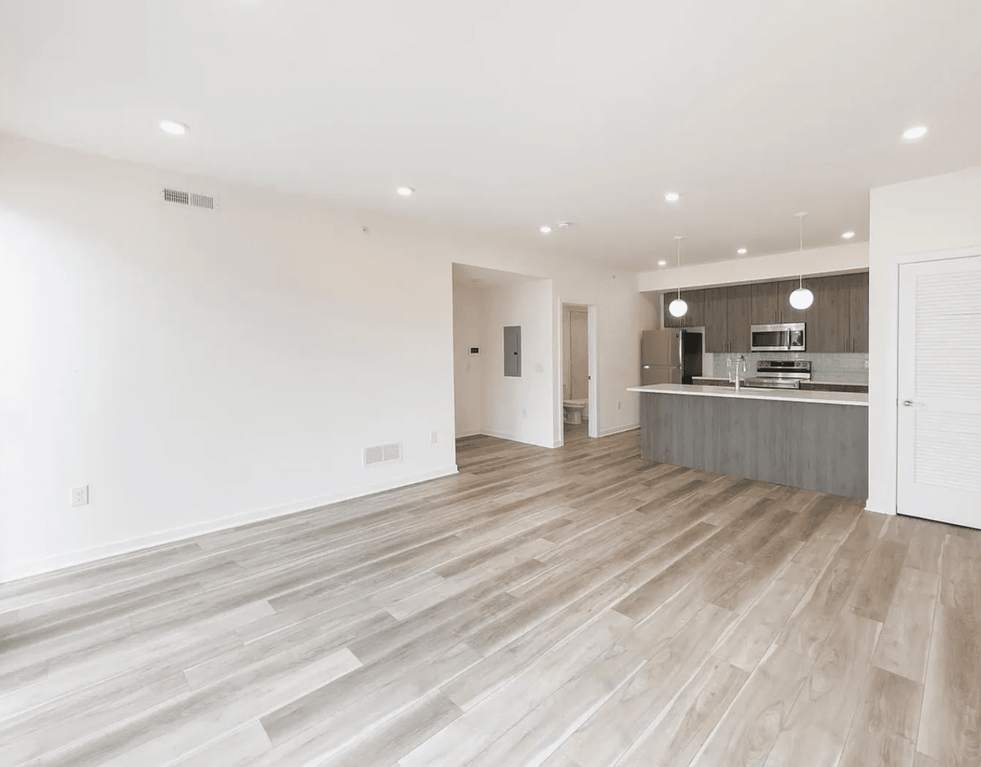 Philadelphia Apartment: 1660 Germantown Ave