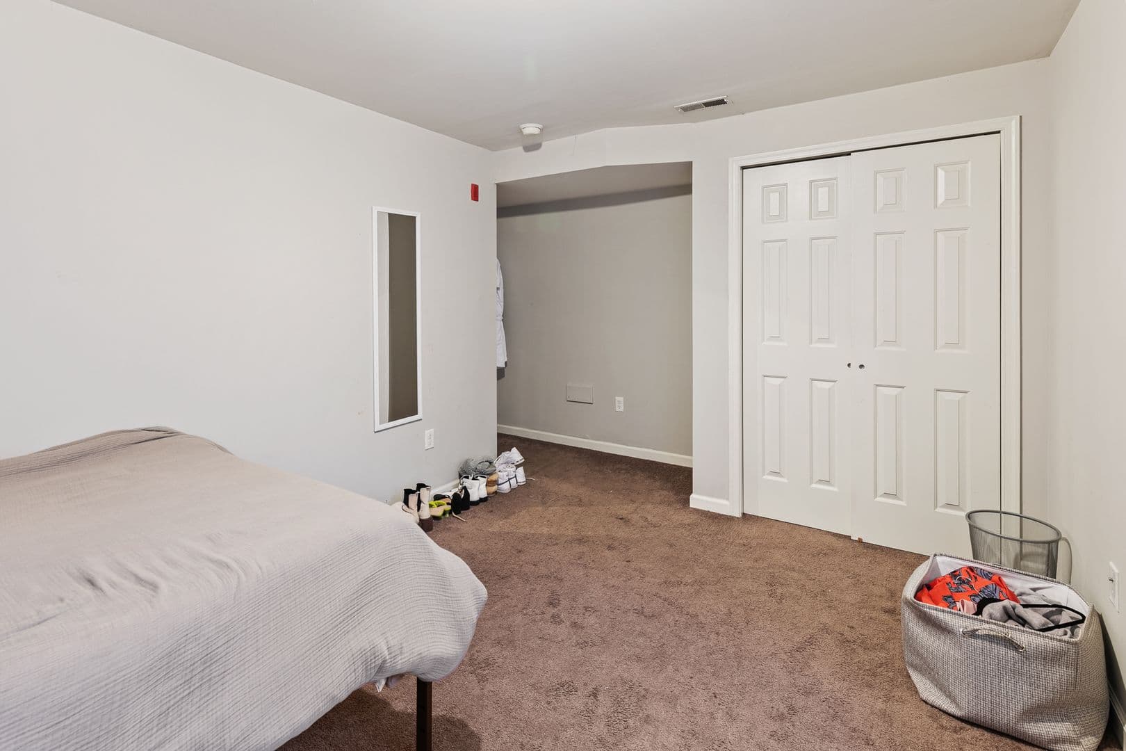 Philadelphia Apartment: 1628 Willington St