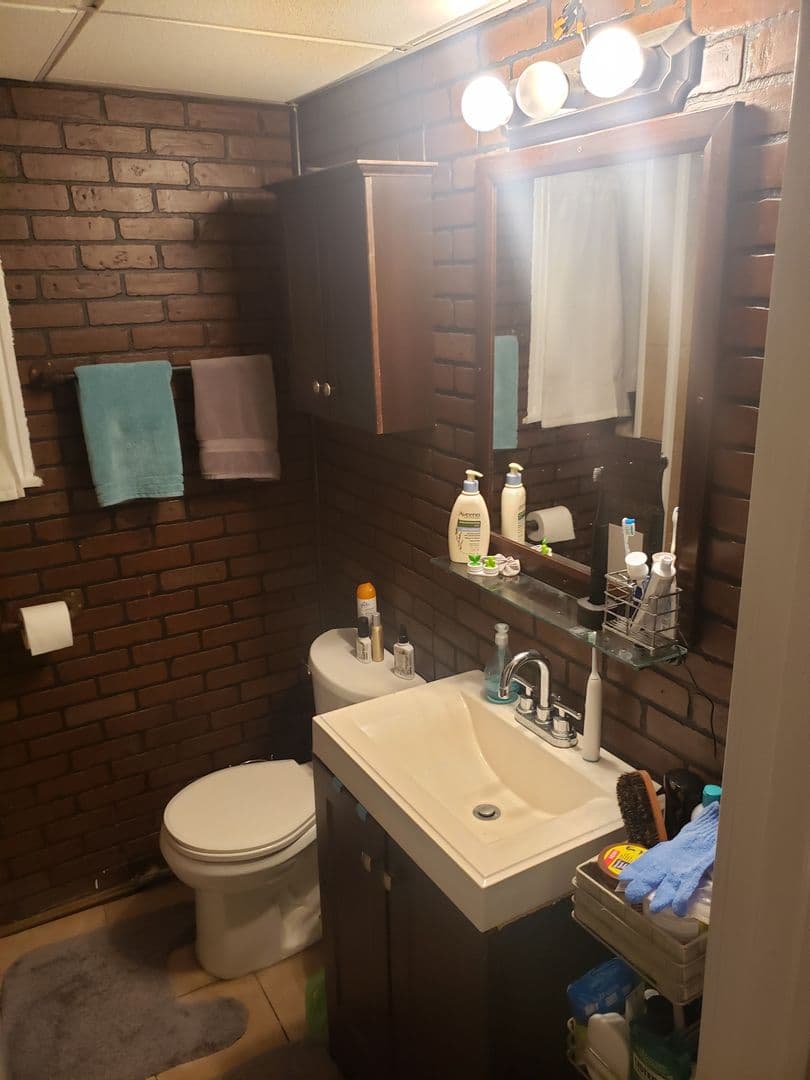 Philadelphia Apartment: 1527 Cecil B Moore Ave