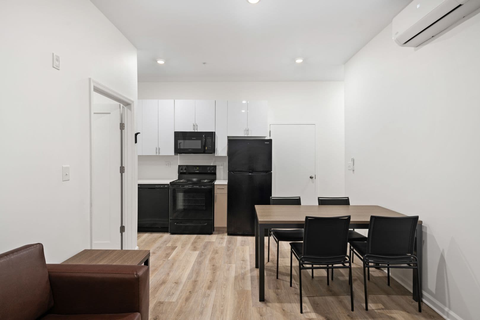 Philadelphia Apartment: 1532 N 16th St