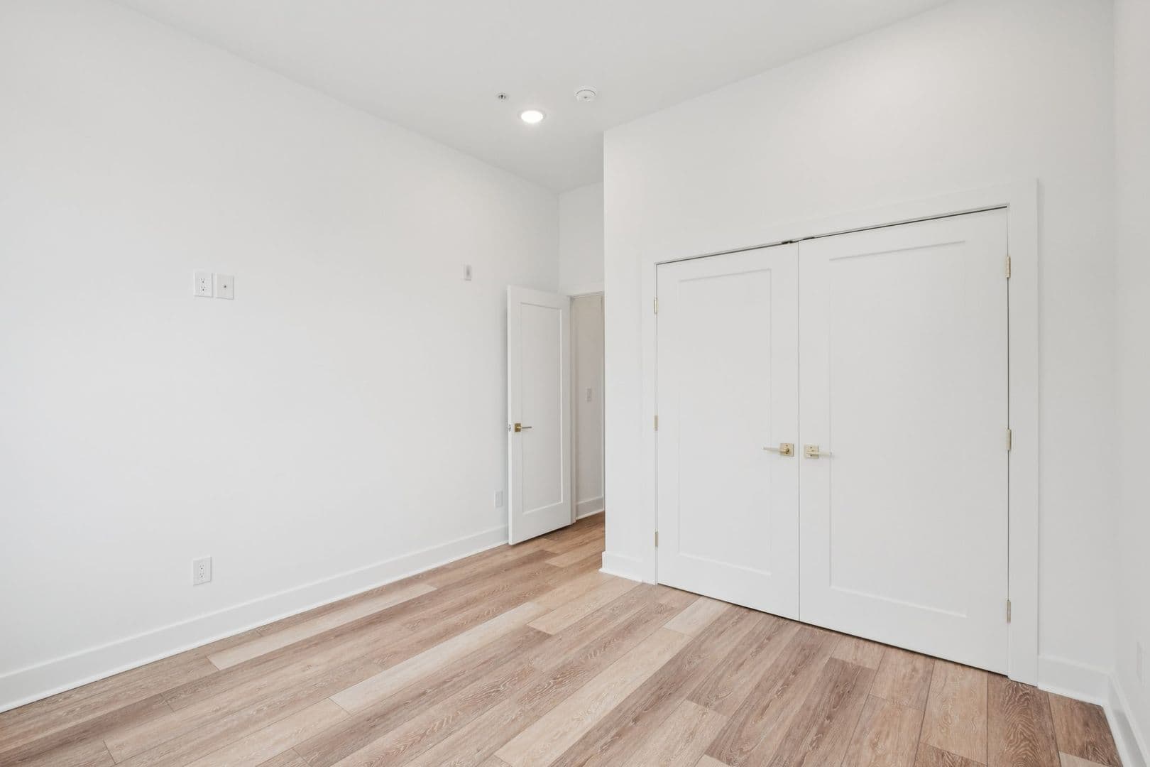 Philadelphia Apartment: 921 E Chelten Ave
