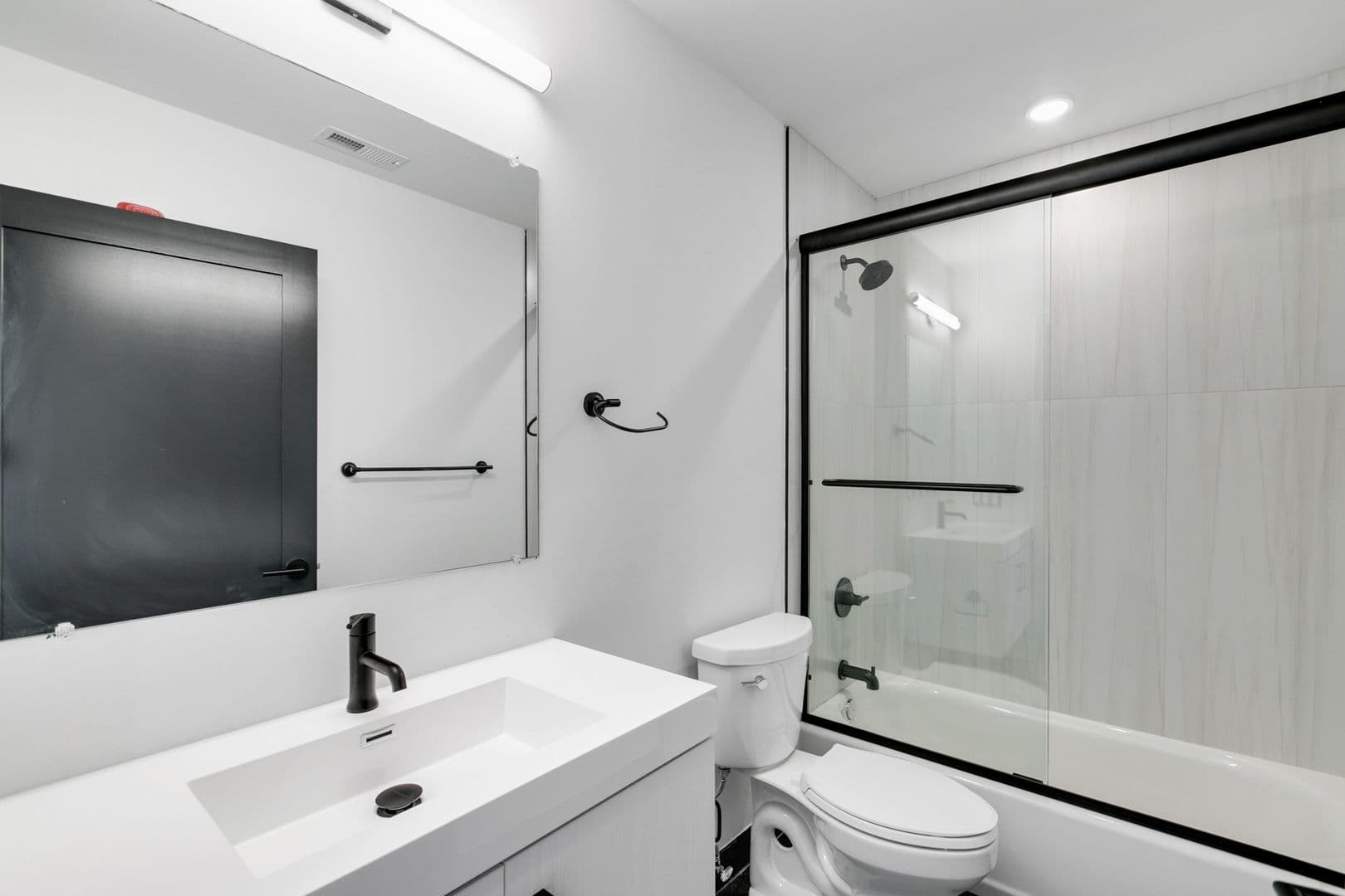 Philadelphia Apartment: 3051 Richmond St