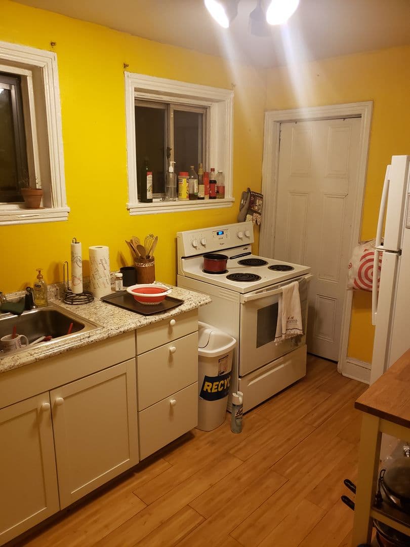 Philadelphia Apartment: 1527 Cecil B Moore Ave