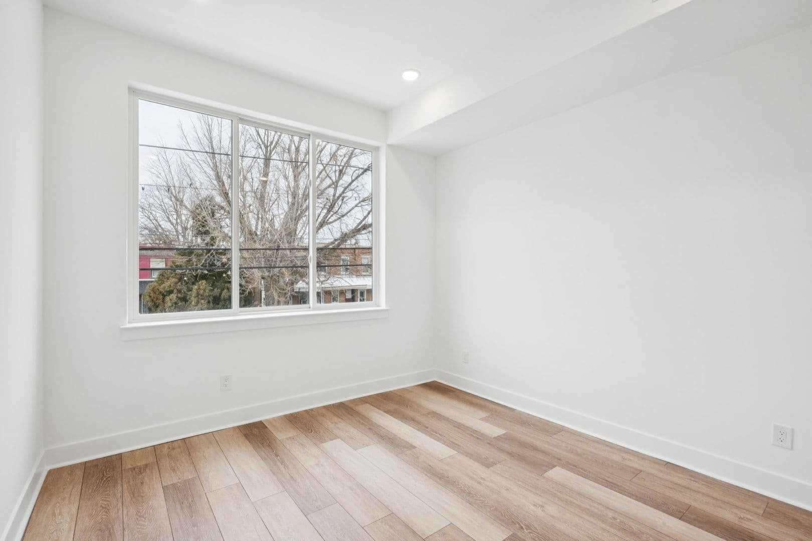Philadelphia Apartment: 921 E Chelten Ave