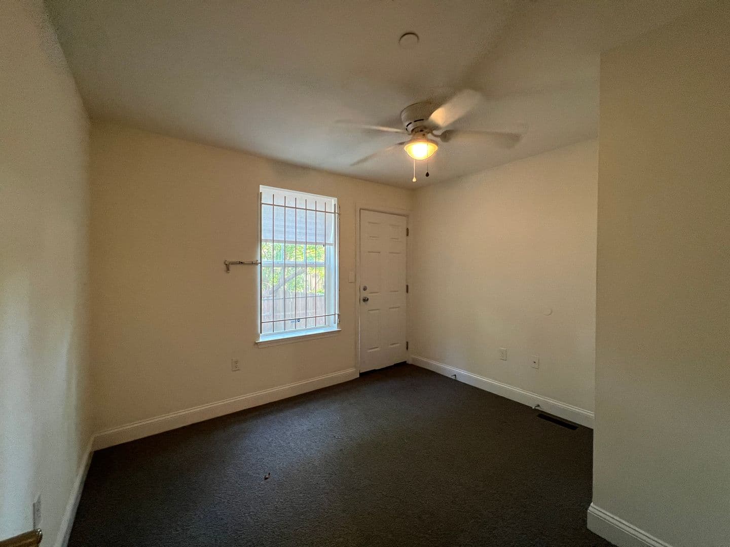 Philadelphia Apartment: 2219 N Camac St
