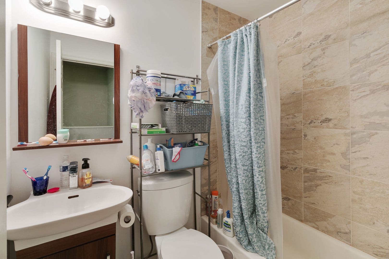 Philadelphia Apartment: 1628 Willington St