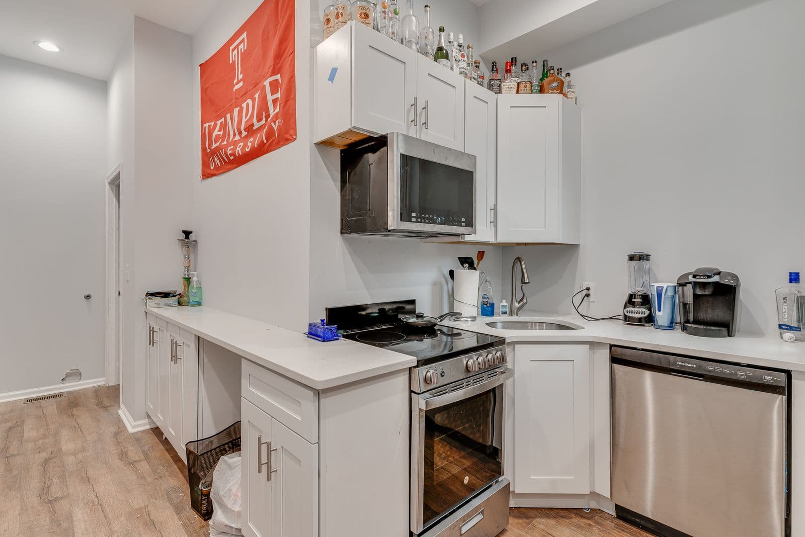 Philadelphia Apartment: 1727 Arlington St