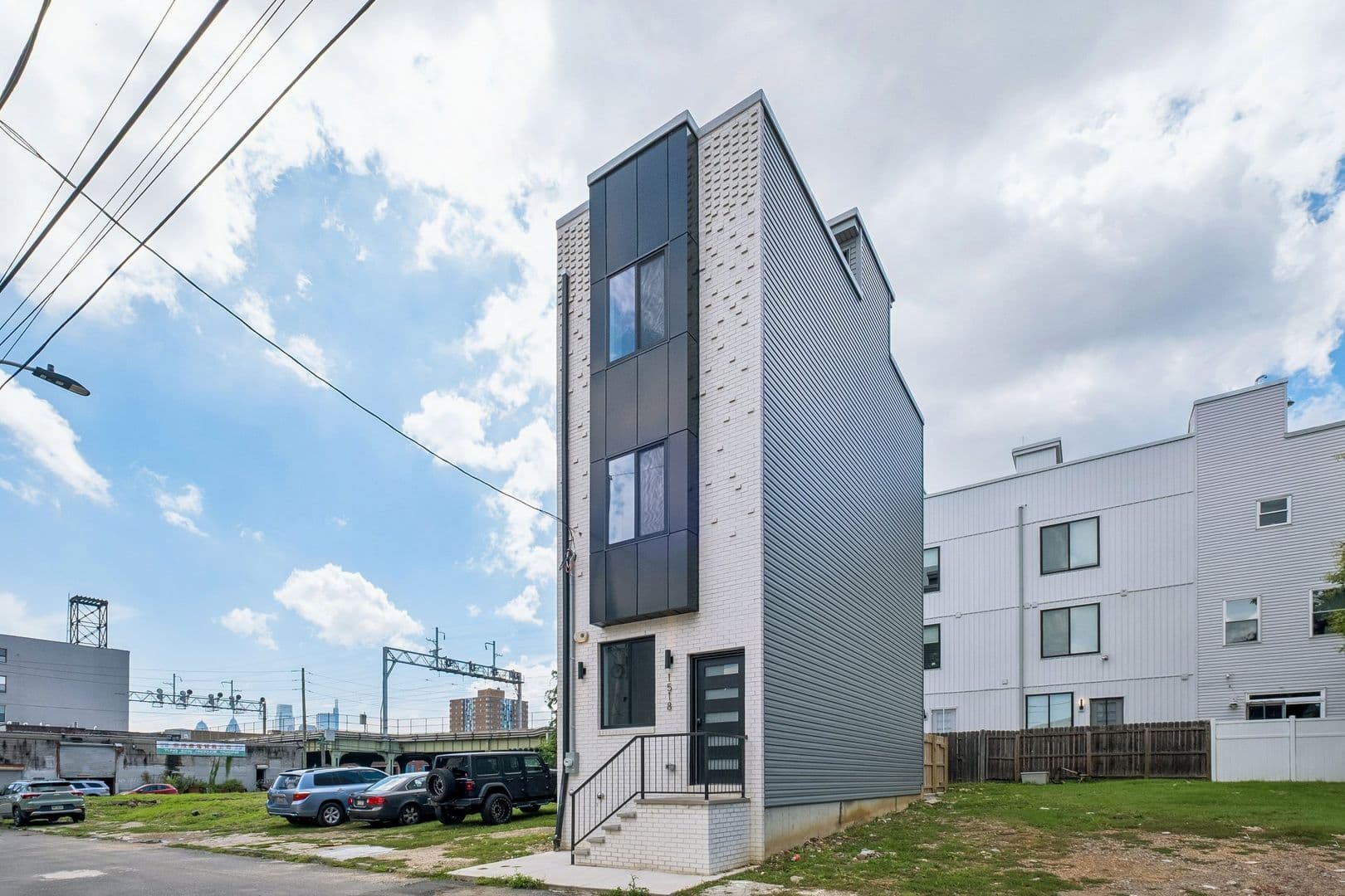 Philadelphia House: 1518 N Darien St