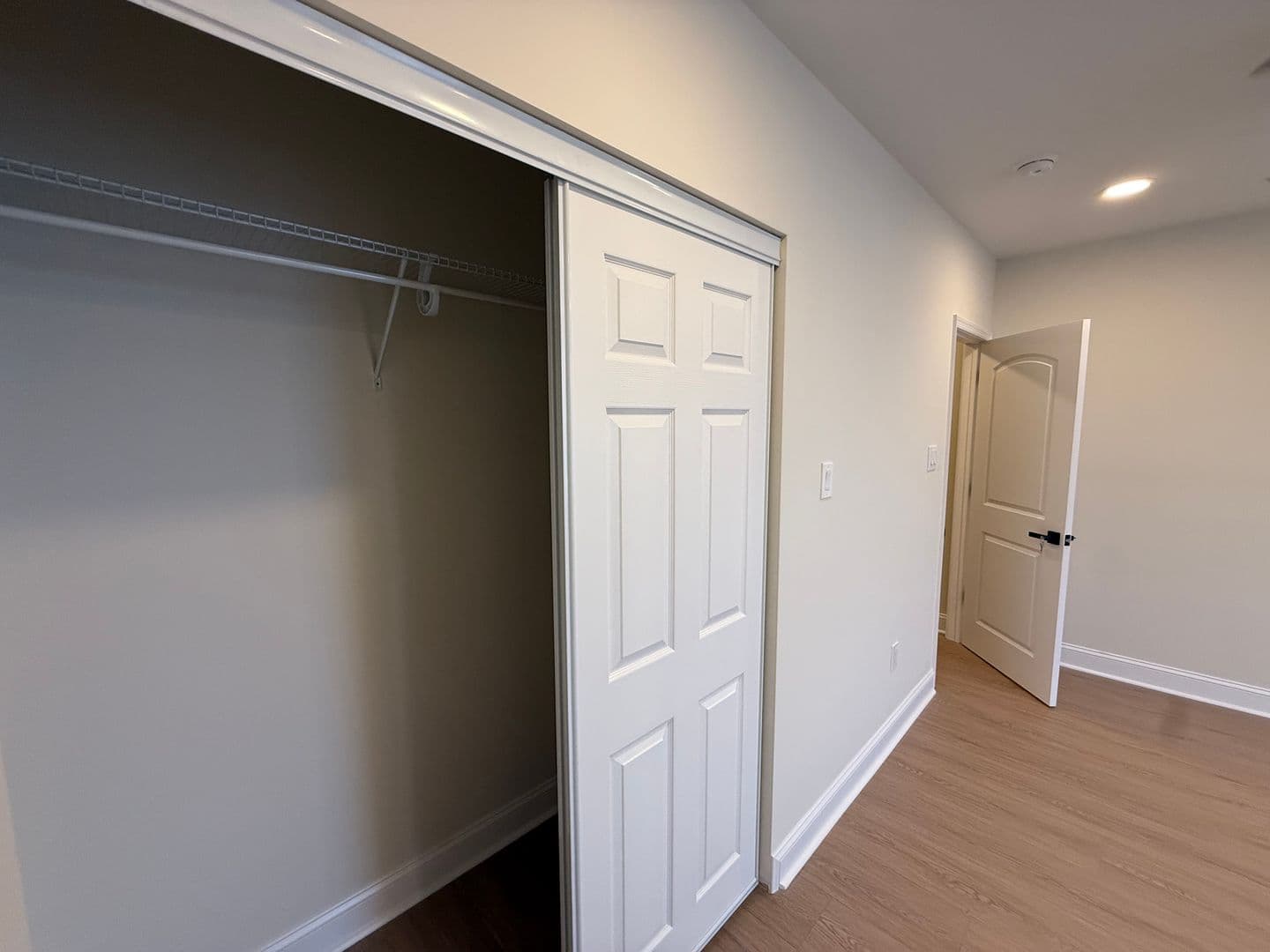 Philadelphia Apartment: 1402 S 54th St
