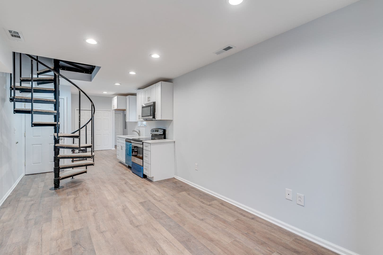 Philadelphia Apartment: 1727 Arlington St