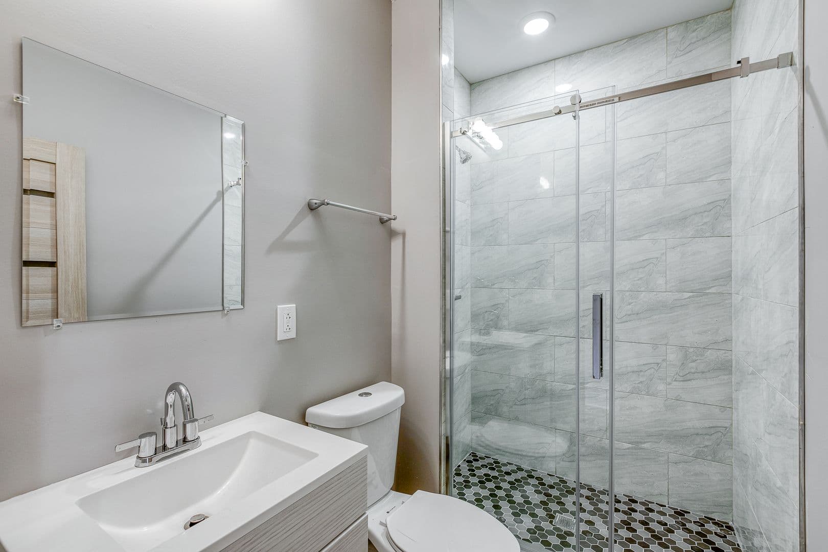 Philadelphia Apartment: 2808 Cecil B Moore