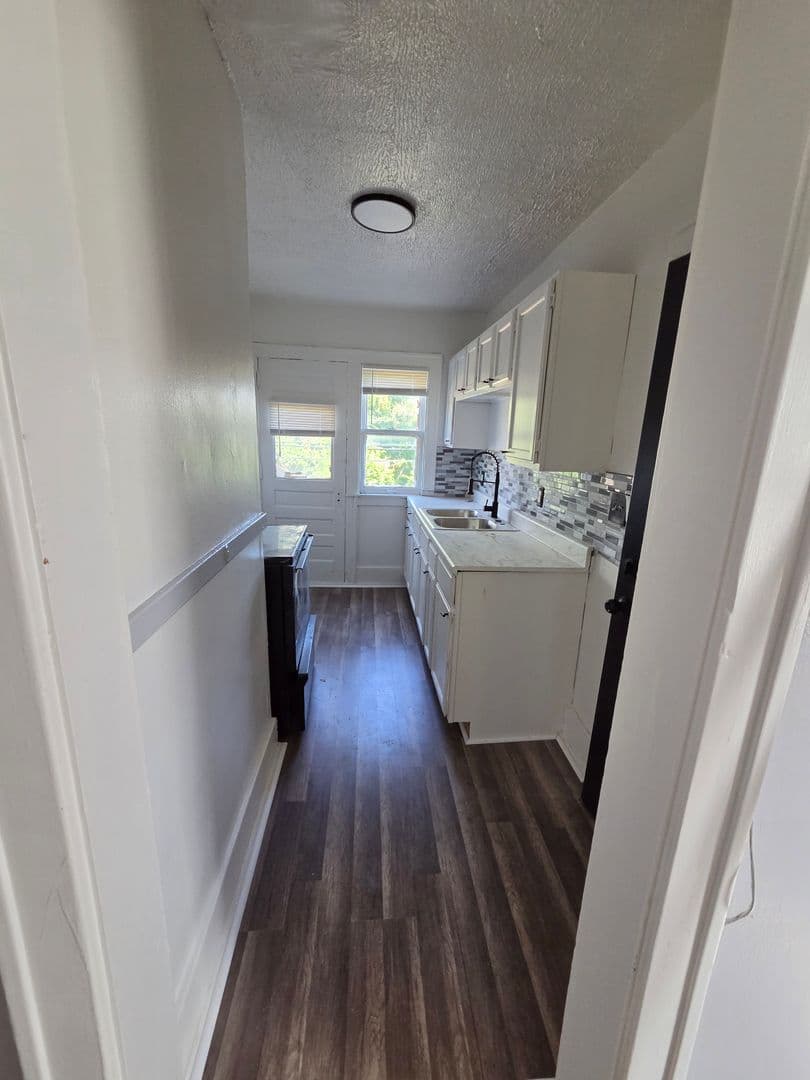 Detroit Apartment: 15718 Northlawn St