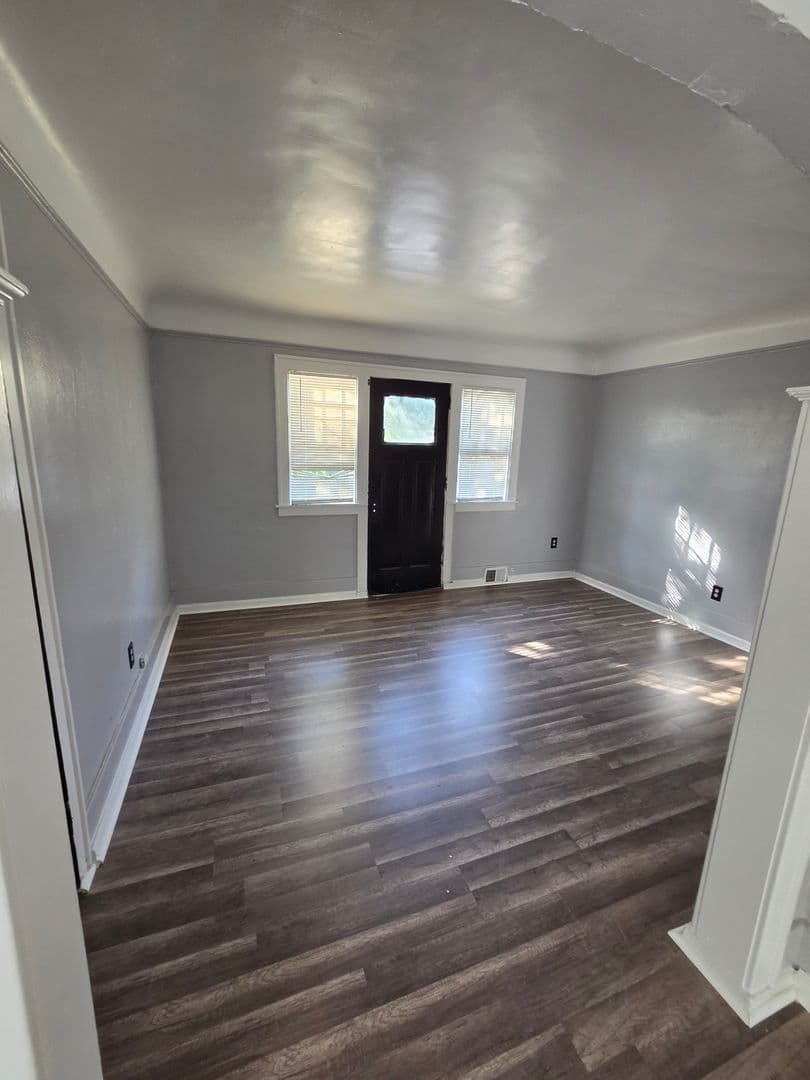 Detroit Apartment: 15718 Northlawn St
