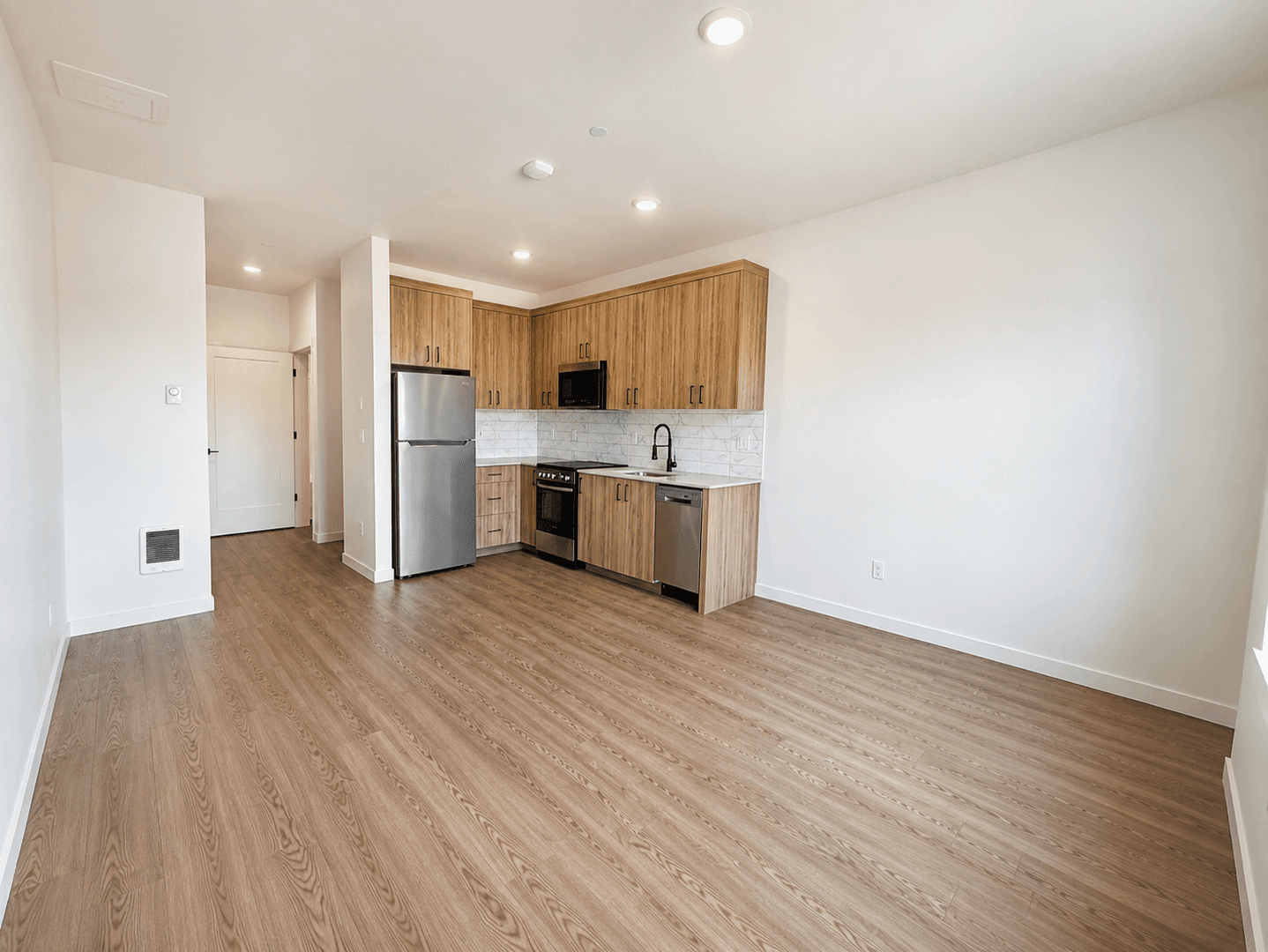 Portland Apartment: 2465 NE Alberta St.