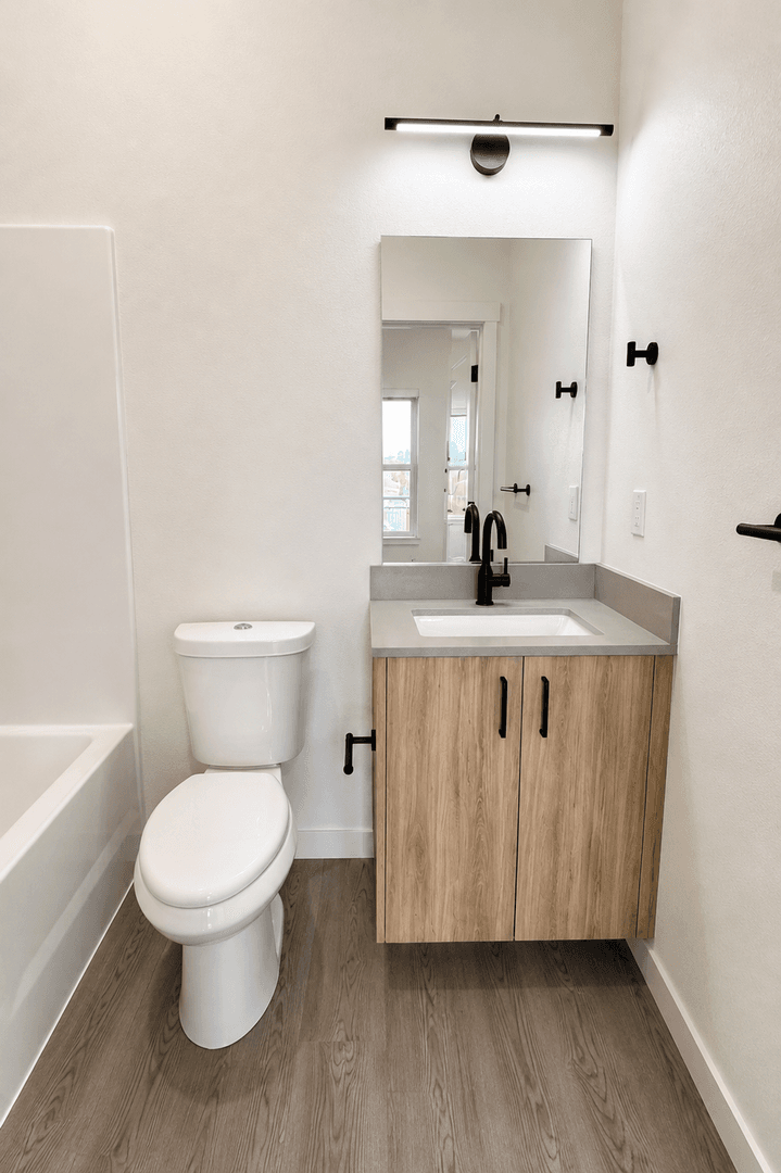 Portland Apartment: 2465 NE Alberta St.