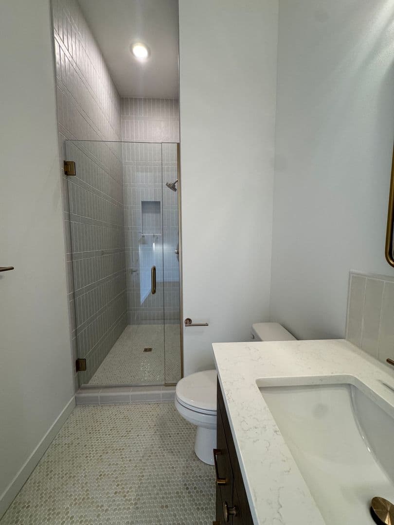 Portland Apartment: 11580 SW 47th Ave.