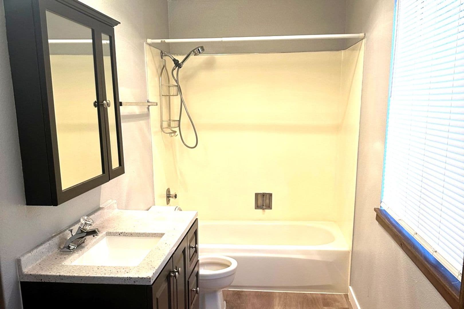 Portland Apartment: 2910 SW Dolph Ct.