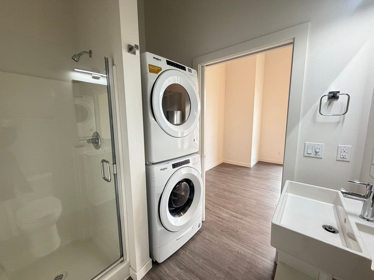 Portland Apartment: 1525 N Webster St.