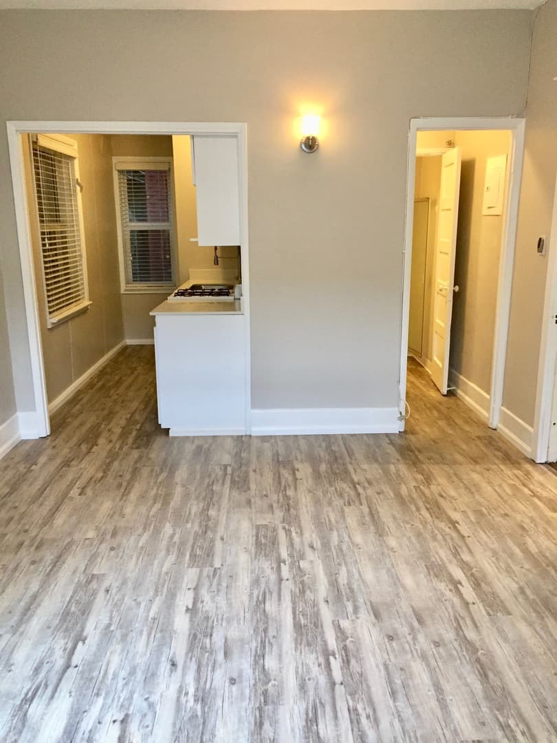 Portland Apartment: 1942 NW Pettygrove St.