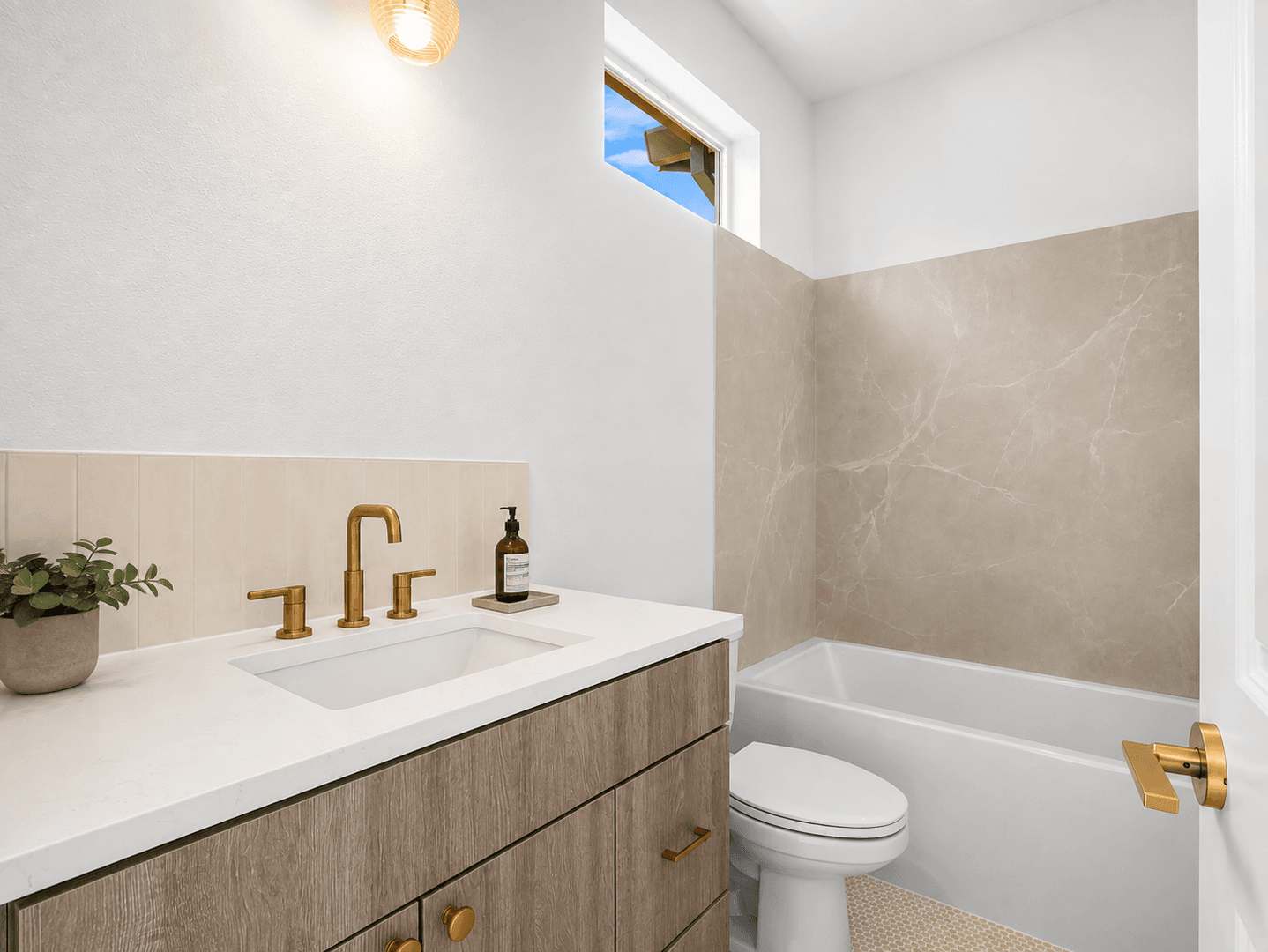 Portland Apartment: 5131-5135 SE Morrison St.