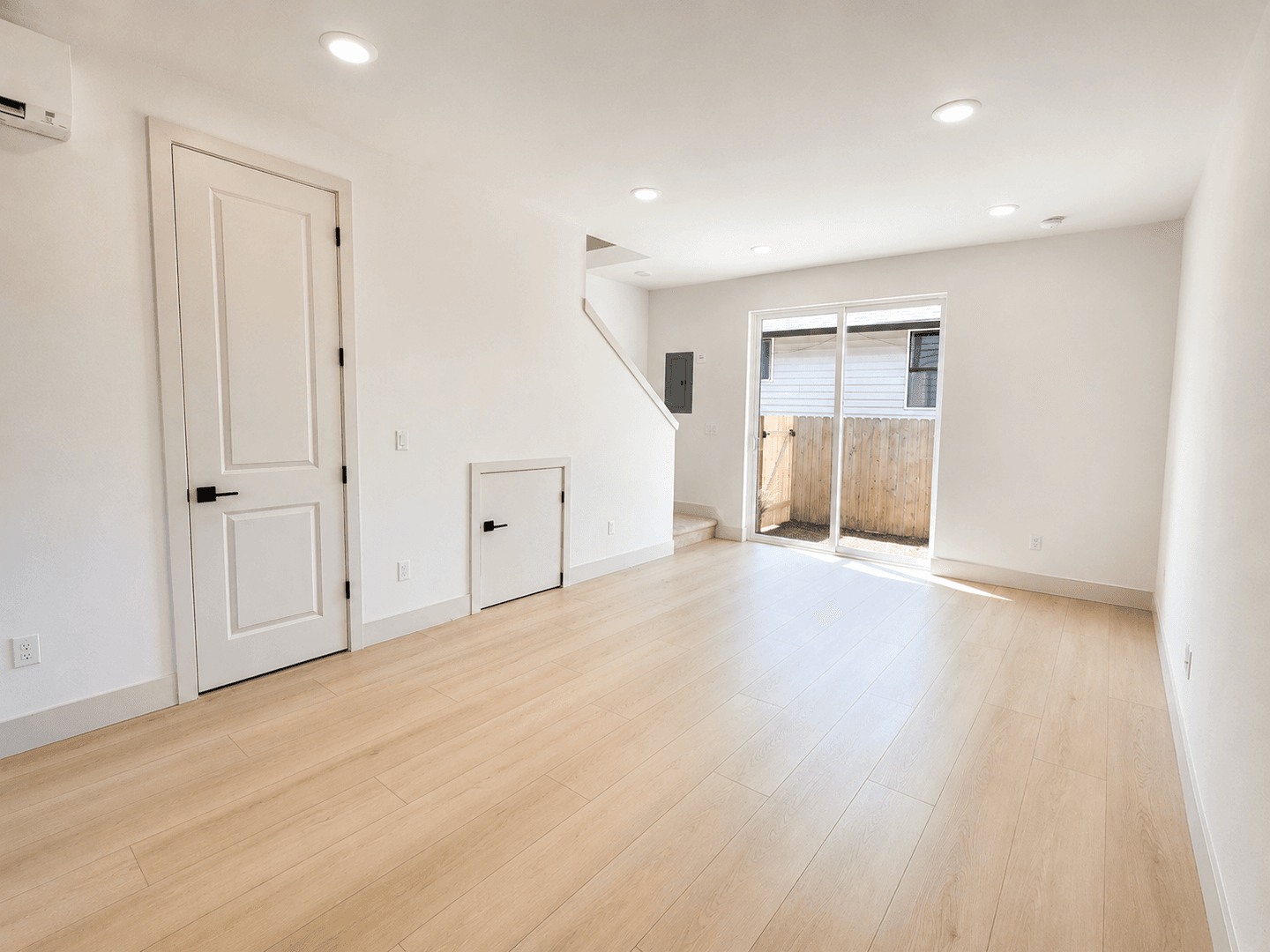 Portland Apartment: 7819-7825 SE Tolman St.