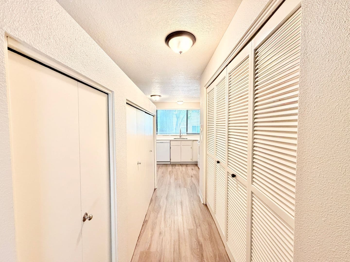 Lake Oswego Apartment: 6951-6957 Montauk Circle