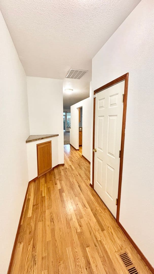 Portland Apartment: 512-528 S. Nebraska St.