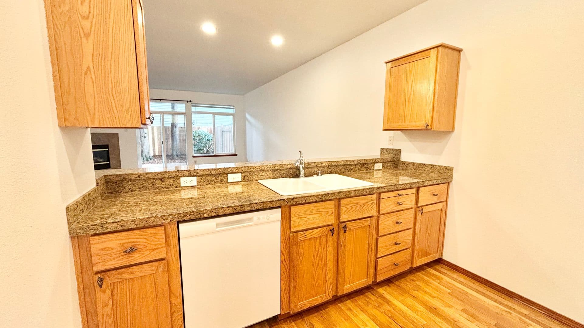Portland Apartment: 512-528 S. Nebraska St.
