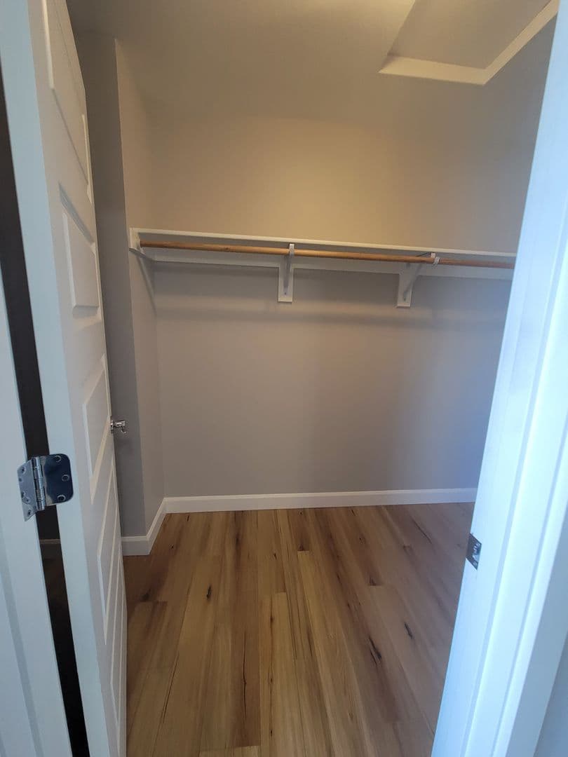 Portland Apartment: 424 NE Stafford St